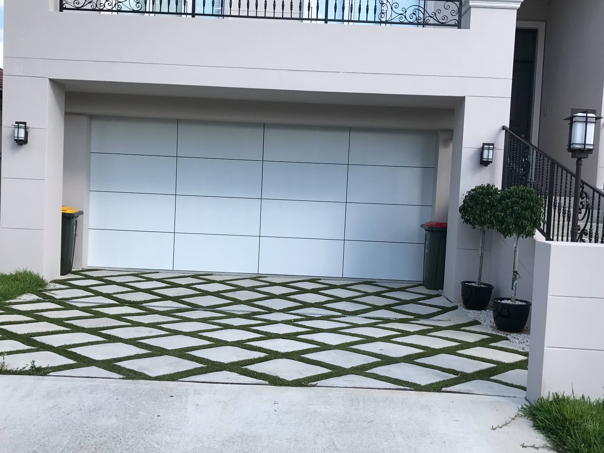 Monterey building new house